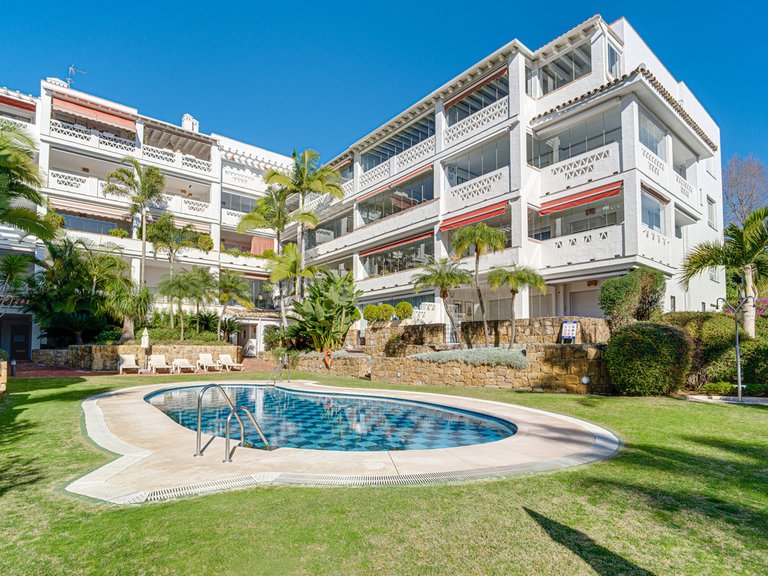 Apartment for Sale in The Golden Mile, Malaga 5