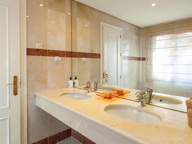 Apartment for Sale in Estepona, Malaga 10