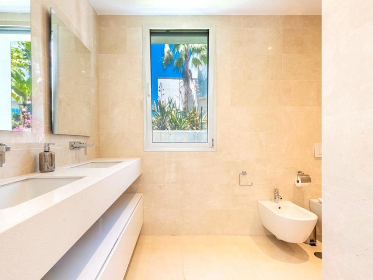 Villa for Sale in Marbella, Malaga 17