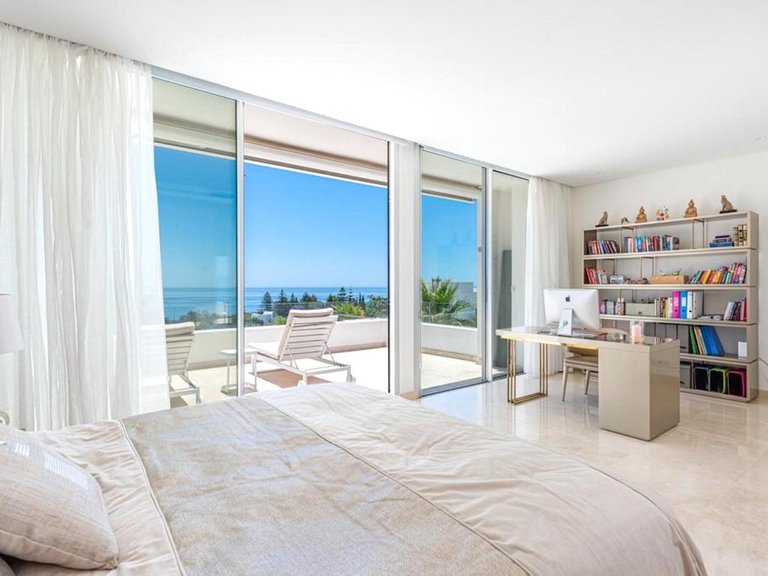 Villa for Sale in Marbella, Malaga 8