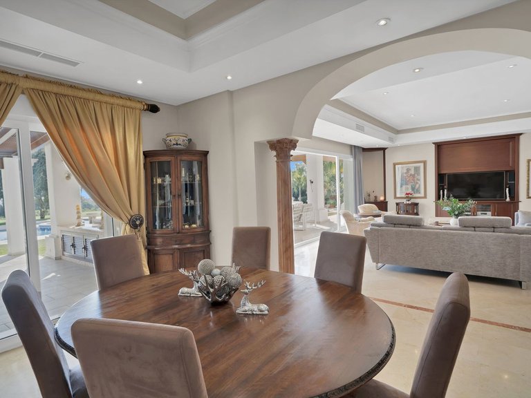 Villa for Sale in Nueva Andalucía, Malaga 13