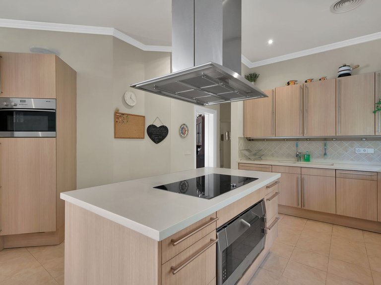 Villa for Sale in Nueva Andalucía, Malaga 15