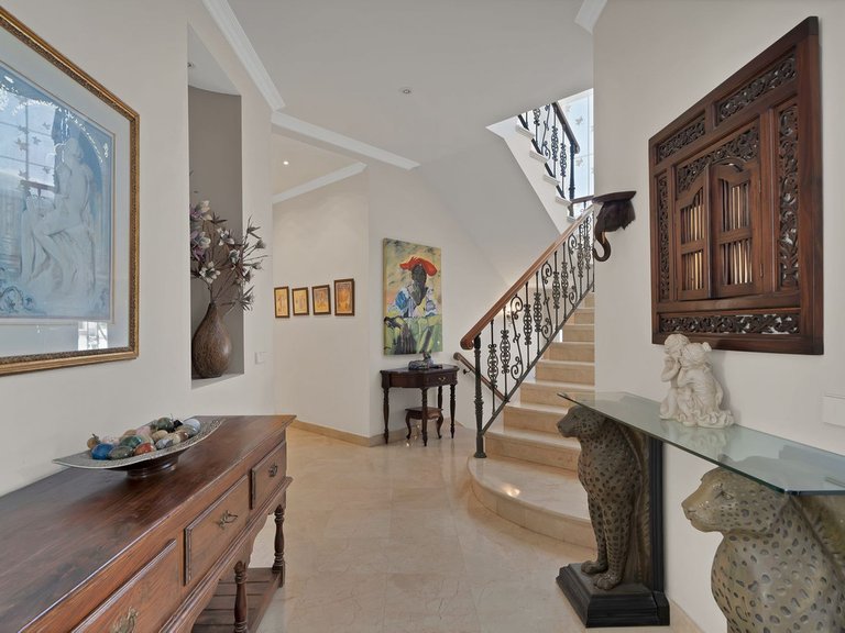 Villa for Sale in Nueva Andalucía, Malaga 20