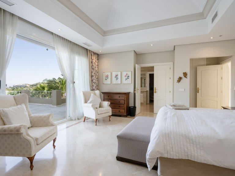 Villa for Sale in Nueva Andalucía, Malaga 21