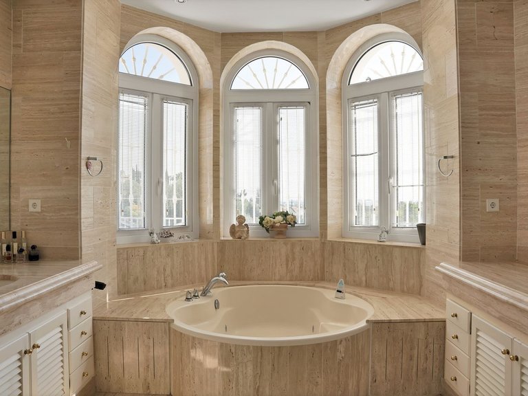 Villa for Sale in Nueva Andalucía, Malaga 23