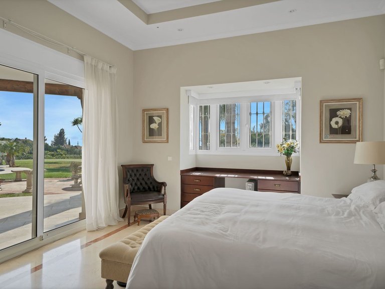 Villa for Sale in Nueva Andalucía, Malaga 29