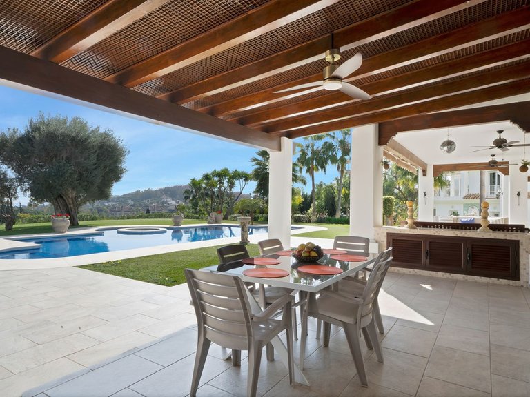 Villa for Sale in Nueva Andalucía, Malaga 3