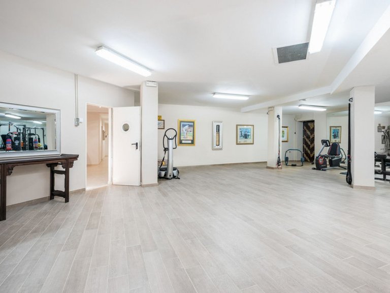Villa for Sale in Nueva Andalucía, Malaga 34