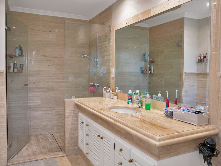 Villa for Sale in Nueva Andalucía, Malaga 40
