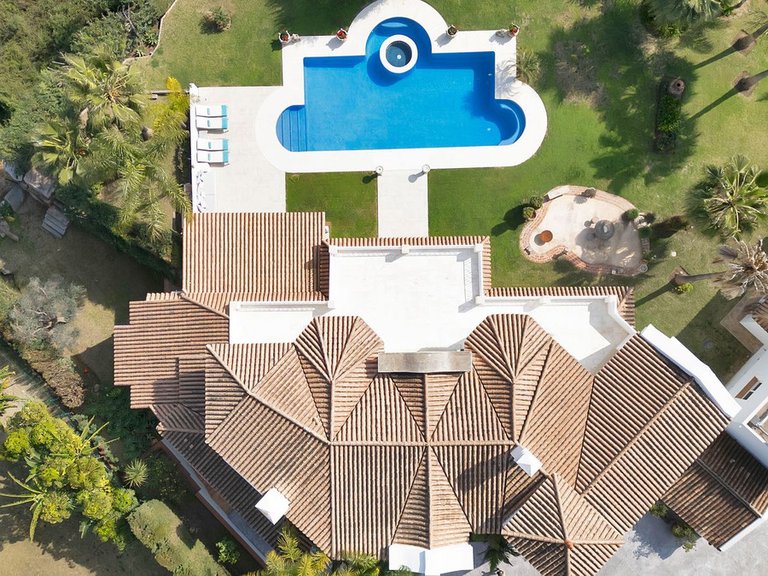 Villa for Sale in Nueva Andalucía, Malaga 7