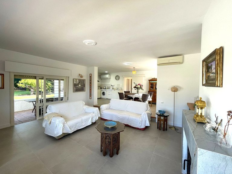 Villa for Sale in Estepona, Malaga 2