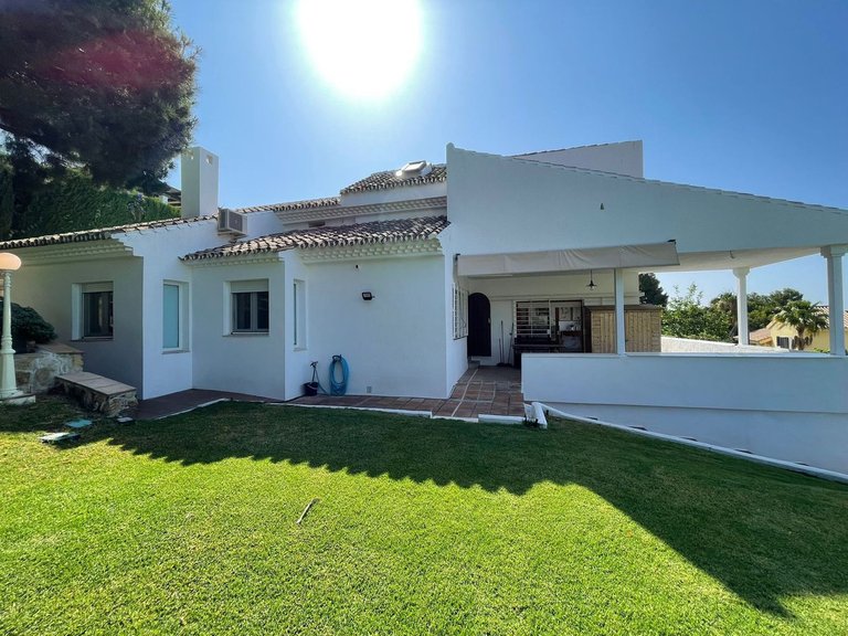 Villa for Sale in Estepona, Malaga 41