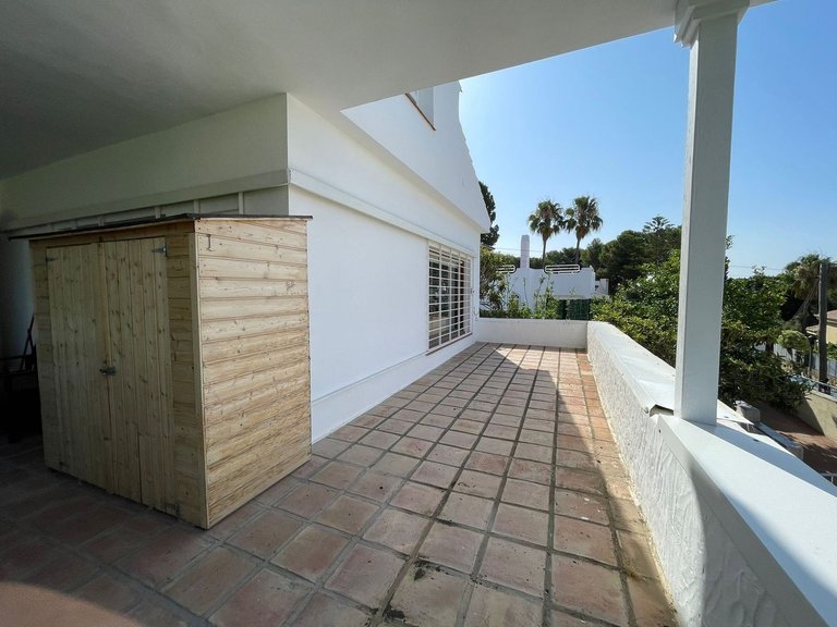 Villa for Sale in Estepona, Malaga 43