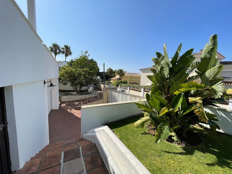 Villa for Sale in Estepona, Malaga 45