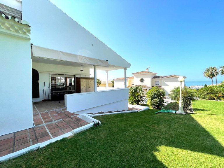Villa for Sale in Estepona, Malaga 46
