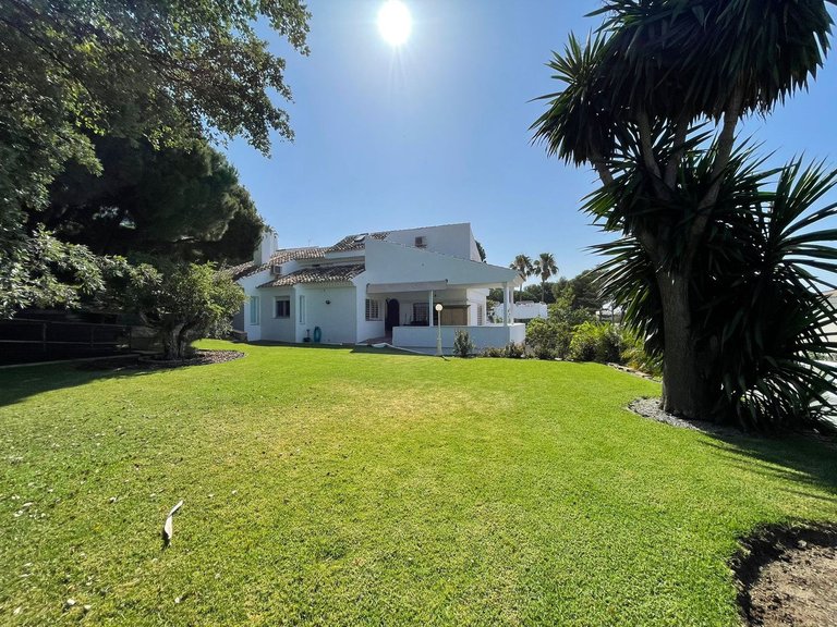 Villa for Sale in Estepona, Malaga 51