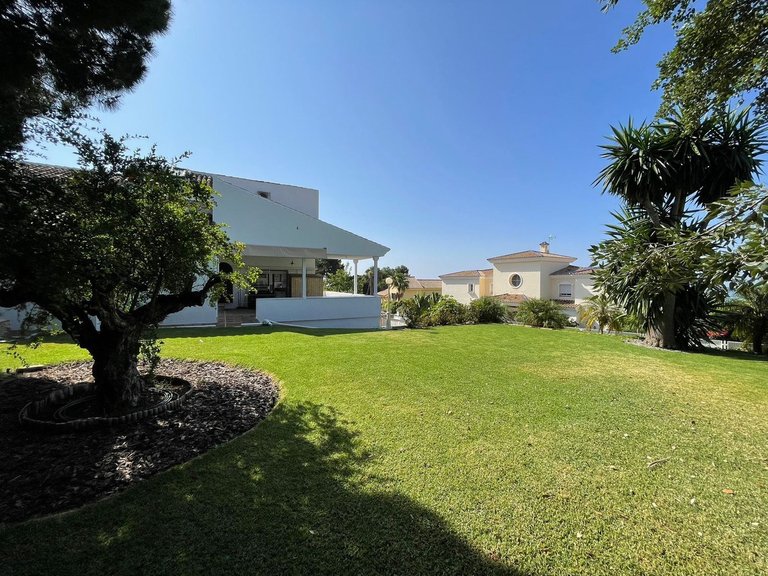 Villa for Sale in Estepona, Malaga 52