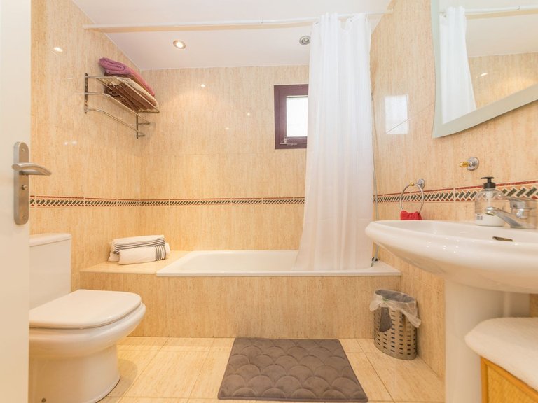 Apartment for Sale in Nueva Andalucía, Malaga 14