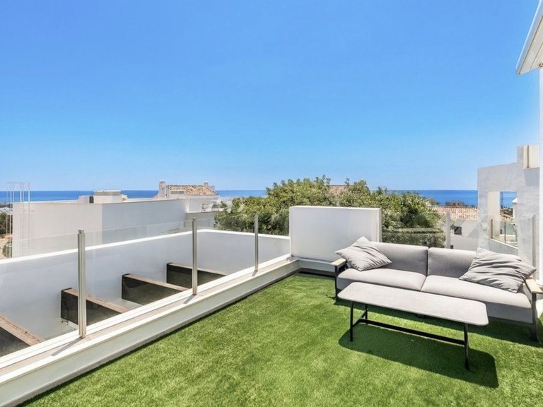 Apartment for Sale in Altos De Los Monteros, Malaga 1