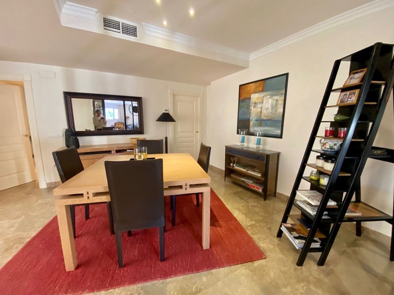 Apartment for Sale in The Golden Mile, Malaga 10