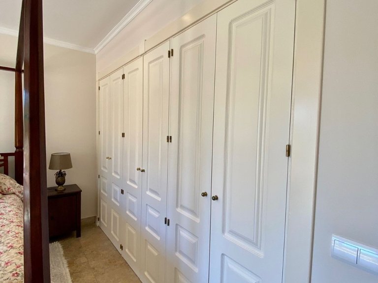 Apartment for Sale in The Golden Mile, Malaga 18