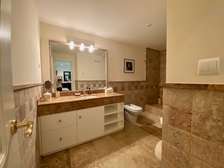 Apartment for Sale in The Golden Mile, Malaga 24