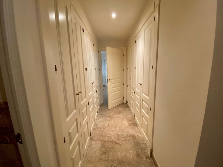Apartment for Sale in The Golden Mile, Malaga 26