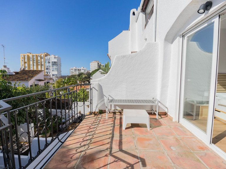 Villa for Sale in Calahonda, Malaga 10