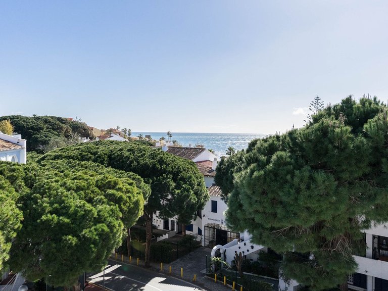 Villa for Sale in Calahonda, Malaga 11