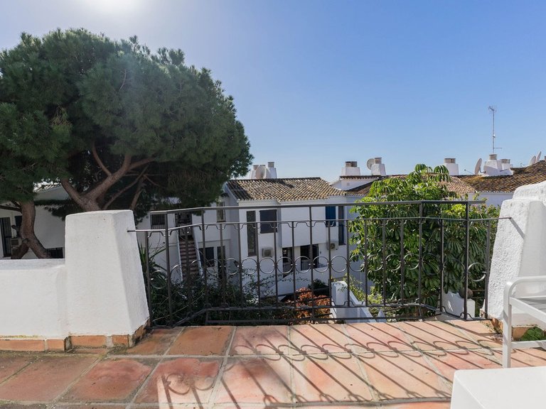 Villa for Sale in Calahonda, Malaga 12