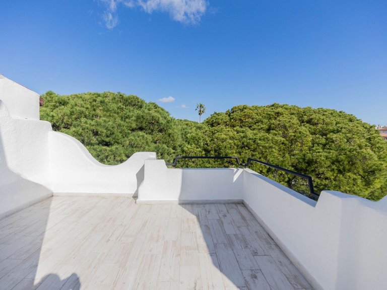 Villa for Sale in Calahonda, Malaga 7