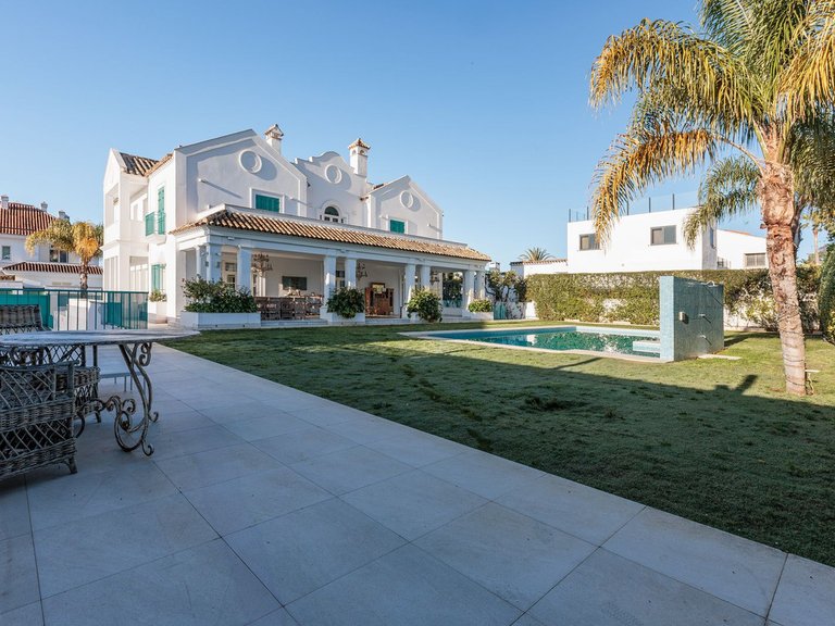 Villa for Sale in Marbella, Malaga 10