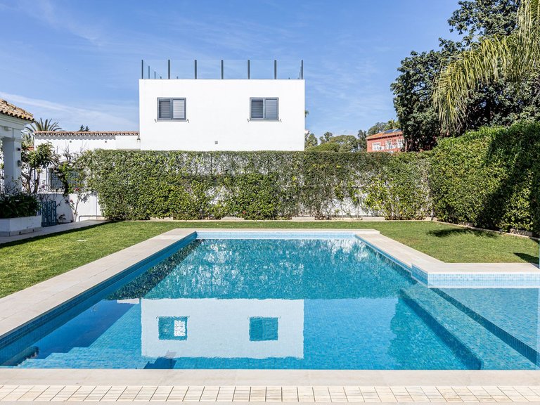 Villa for Sale in Marbella, Malaga 25
