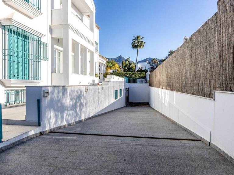 Villa for Sale in Marbella, Malaga 31