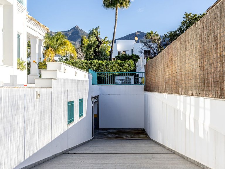 Villa for Sale in Marbella, Malaga 32