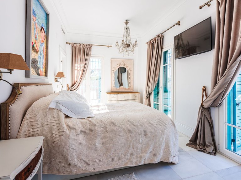 Villa for Sale in Marbella, Malaga 35