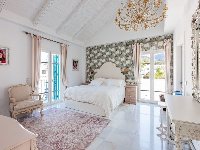 Villa for Sale in Marbella, Malaga 36