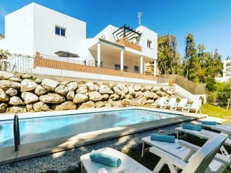 Villa for Sale in Benalmadena, Malaga 1