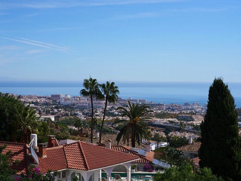 Villa for Sale in Benalmadena, Malaga 4