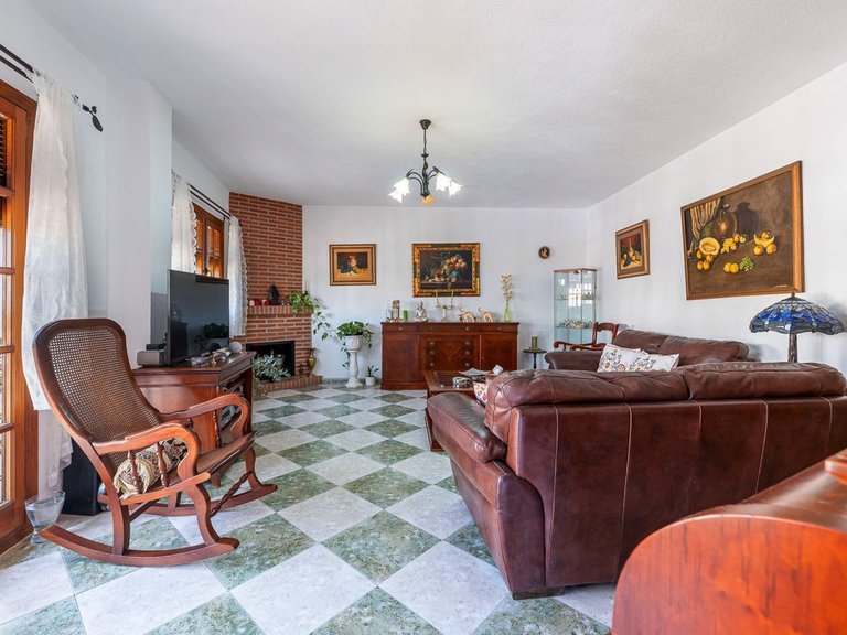 Villa for Sale in Benalmadena, Malaga 6