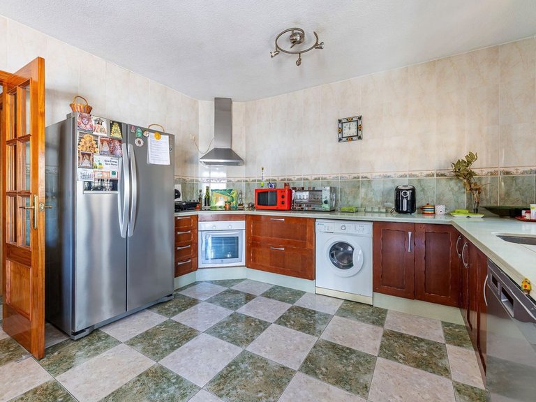 Villa for Sale in Benalmadena, Malaga 8