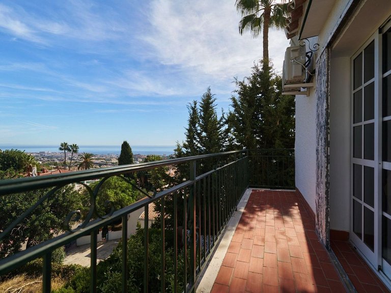 Villa for Sale in Benalmadena, Malaga 9
