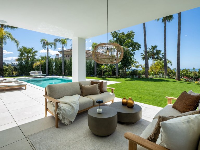 Villa for Sale in Los Arqueros Golf, Malaga 15