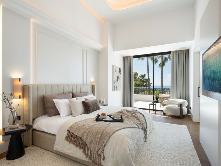 Villa for Sale in Los Arqueros Golf, Malaga 16