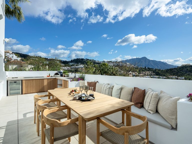 Villa for Sale in Los Arqueros Golf, Malaga 27