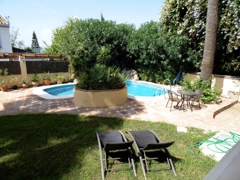 Villa for Sale in Sierrezuela, Malaga 14