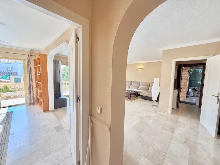 Villa for Sale in Sierrezuela, Malaga 16