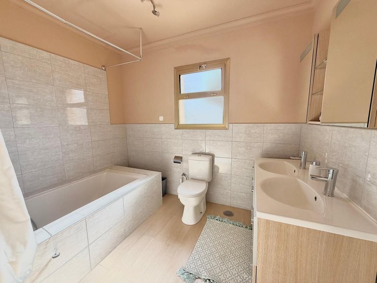 Villa for Sale in Sierrezuela, Malaga 22