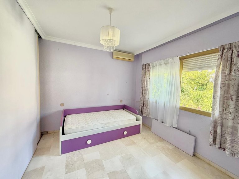 Villa for Sale in Sierrezuela, Malaga 24
