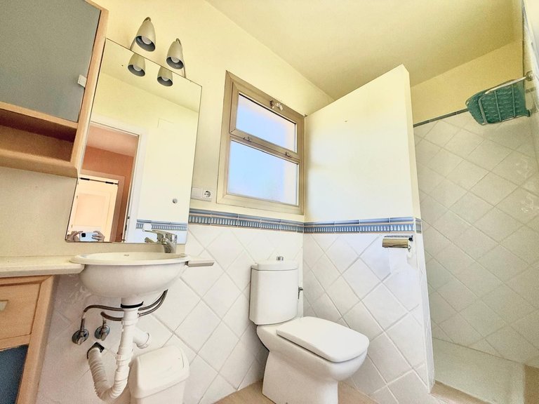 Villa for Sale in Sierrezuela, Malaga 25